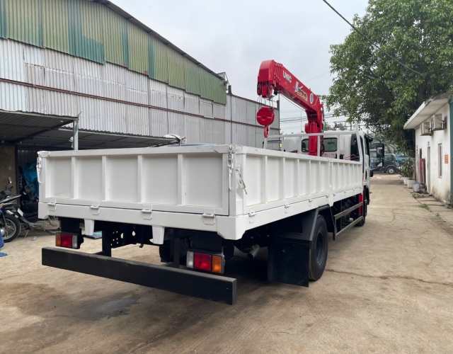 Xe tải Isuzu FRR gắn cẩu UNIC URV375 3 tấn 5 đốt (đời 2026)