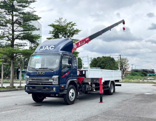 Xe tải JAC N900 gắn cẩu UNIC URV374 3 tấn 4 đốt (đời 2026)