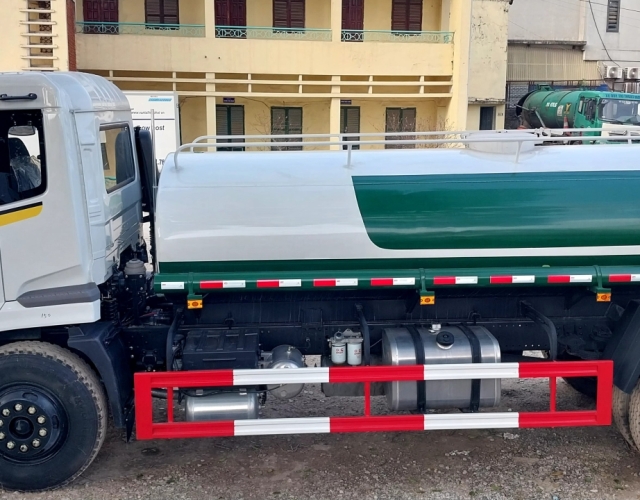 Xe bồn Dongfeng 2 chân téc phun nước 9,4 khối (đời 2026) – Thông số & báo giá