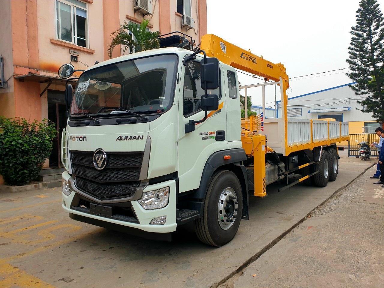 Xe tải Auman 3 chân gắn cẩu Soosan 7 tấn