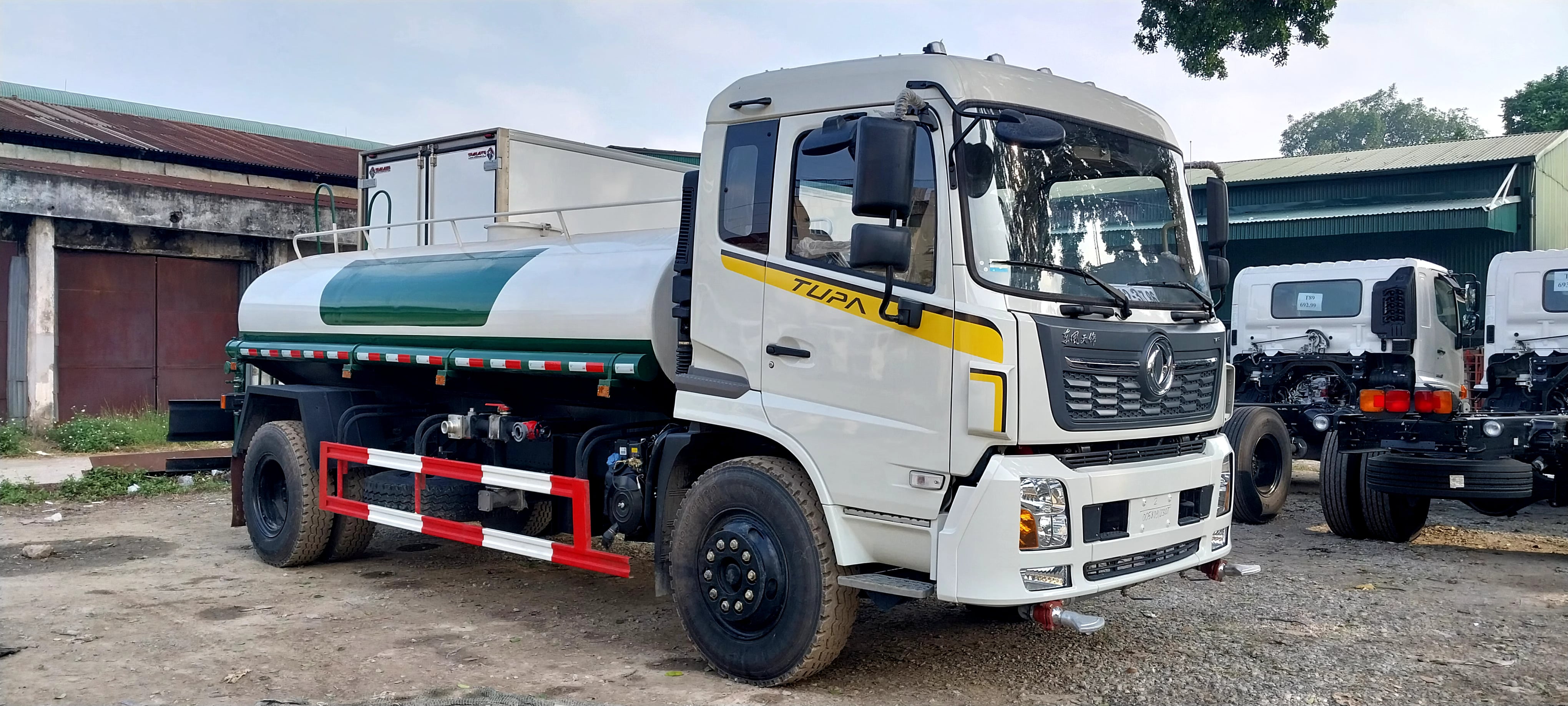 xe tec cho nuoc dongfeng 9 khoi