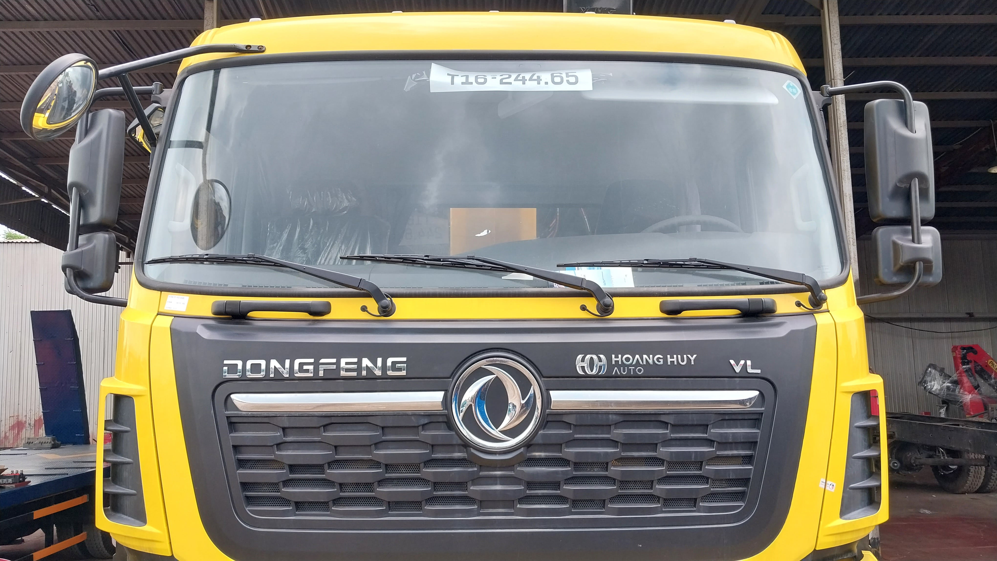 Báo giá xe dongfeng 2 chân thùng chở Pallet