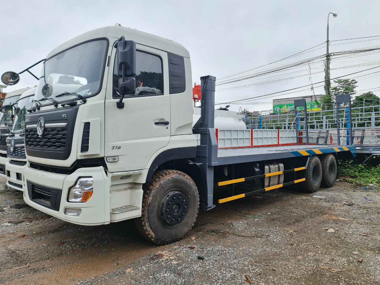 Báo giá Dongfeng 3 chân nâng đầu