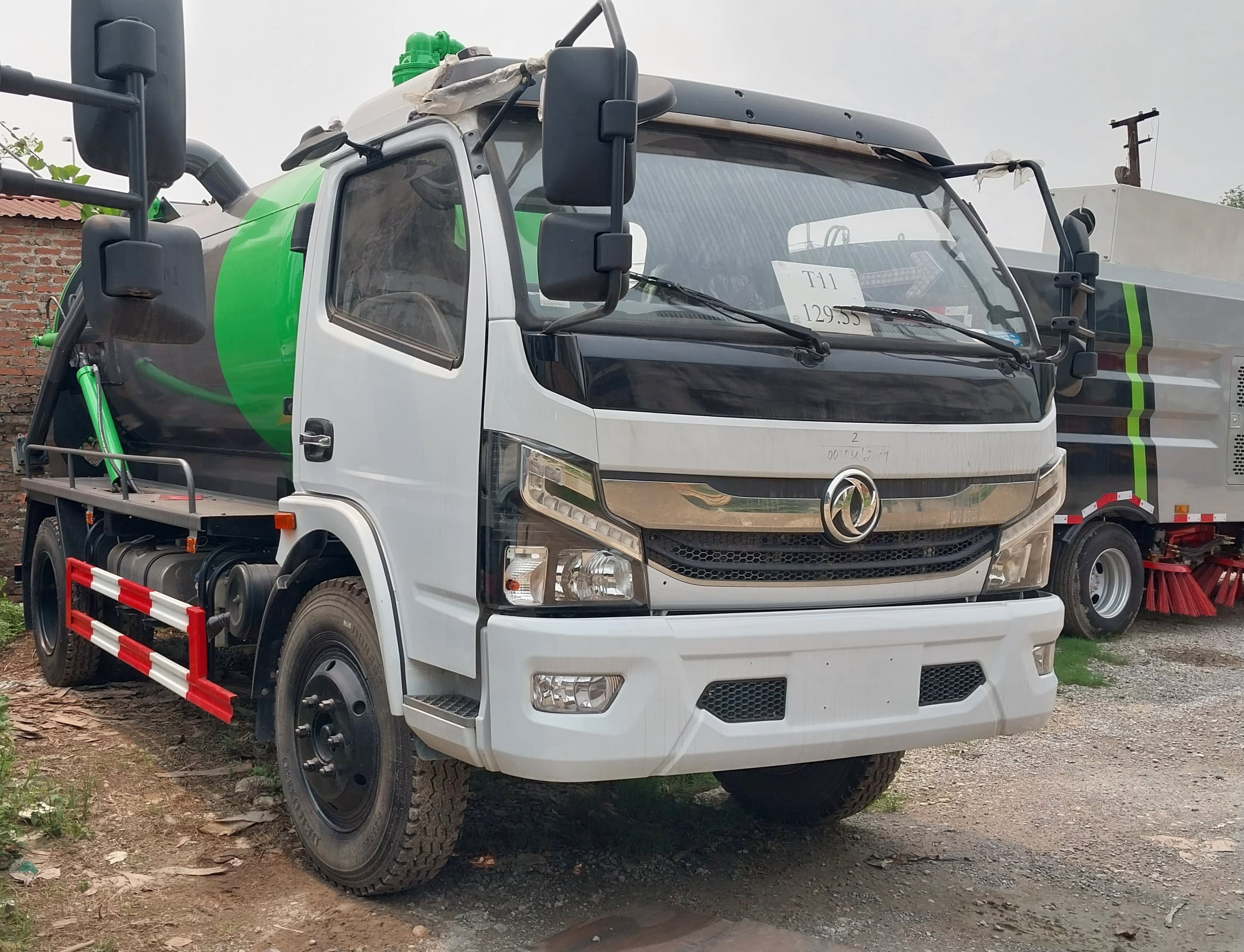 Báo giá xe Dongfeng D7 hút bùn mới nhất hiện nay