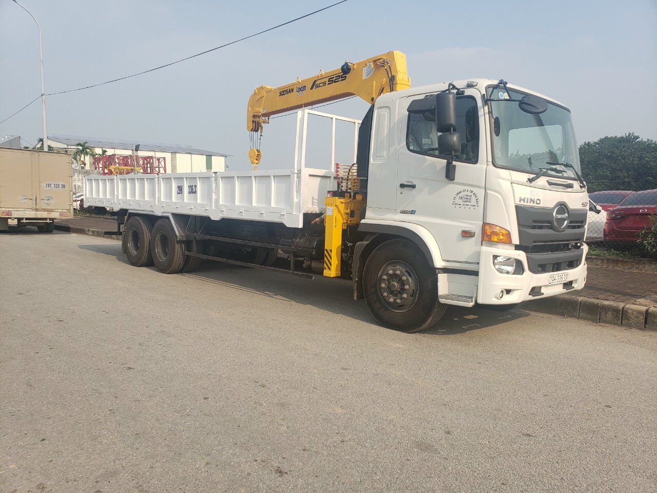 Xe tải Hino 2 chân gắn cẩu Soosan 5 tấn