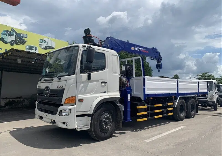 xe hino gắn cẩu Dongyang 8 tấn