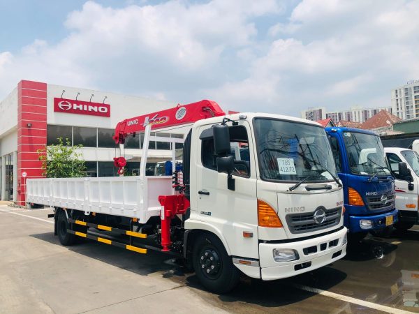 Xe tải Hino FC gắn cẩu Unic 3 tấn