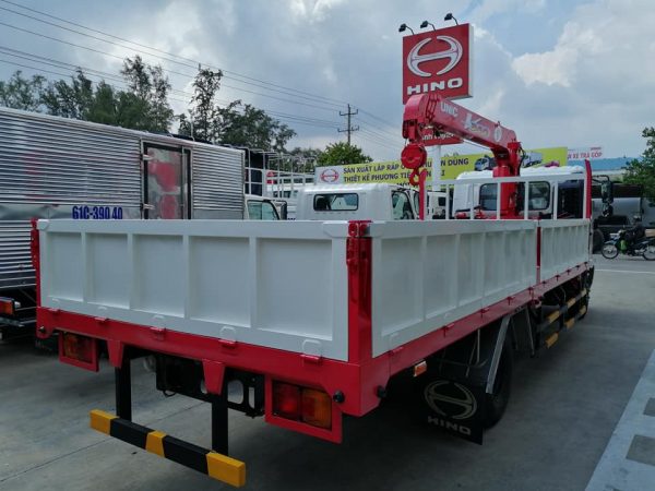 Xe tải Hino FC gắn cẩu Unic 3 tấn