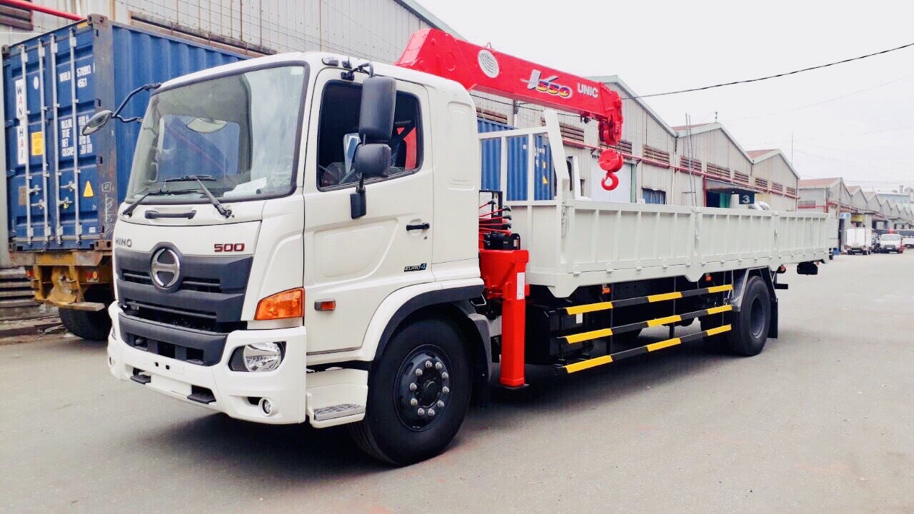 Xe tải Hino FC gắn cẩu Unic 3 tấn