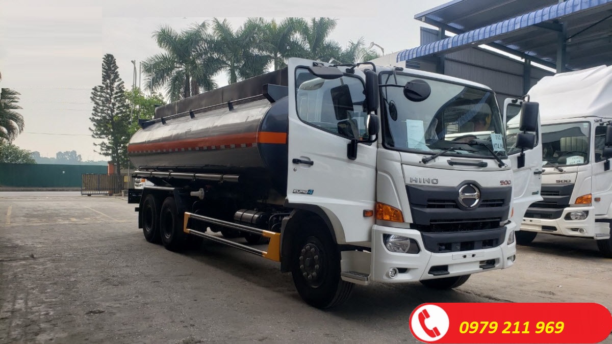 Xe Hino FM thế hệ mới chở hóa chất ra mắt năm 2024