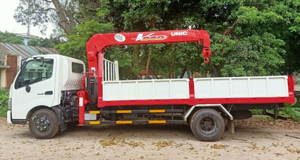 Hino XZU 730L gắn cẩu Unic 3 tấn 4 đốt