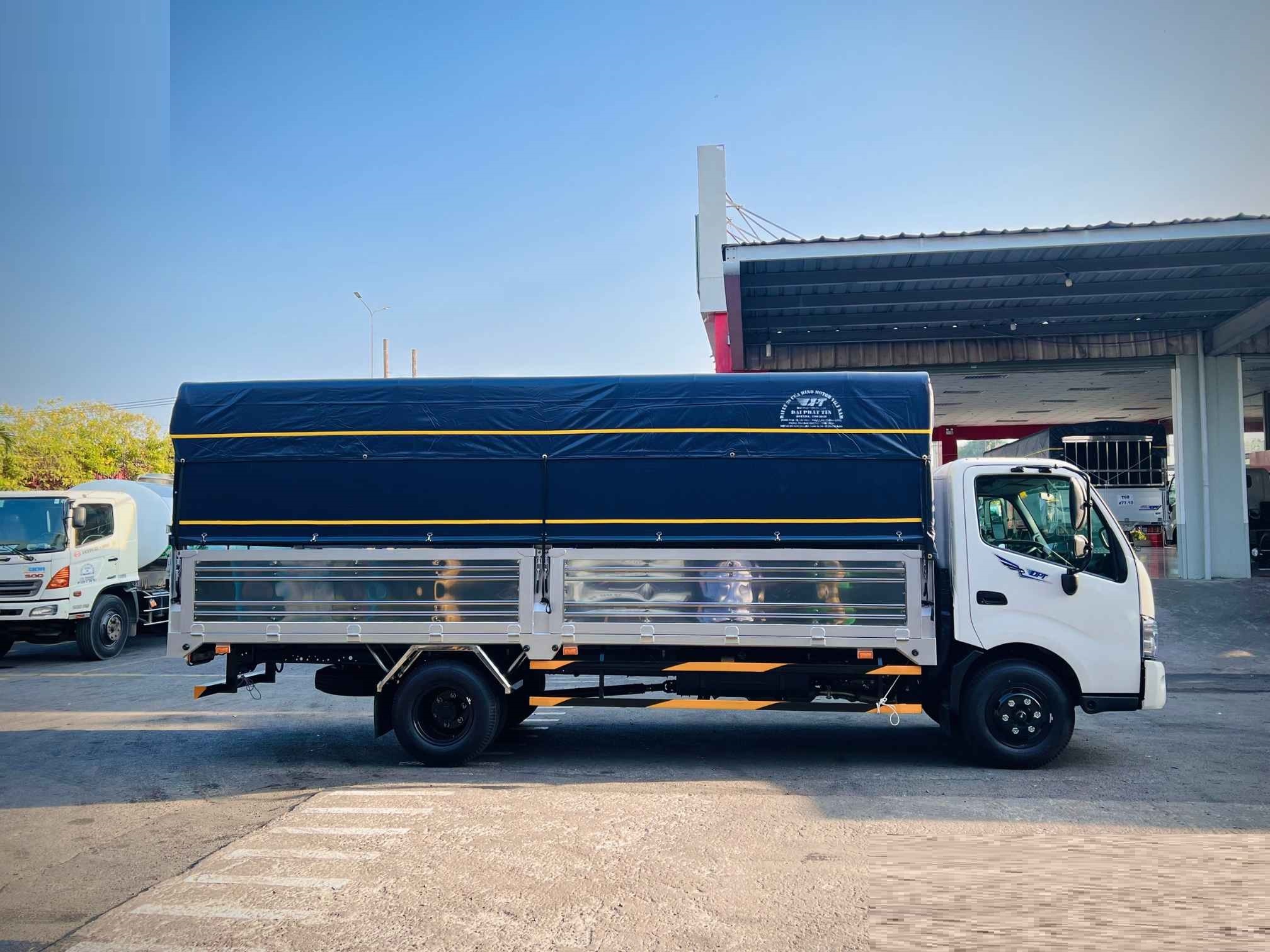 Báo giá Hino XZU 720l thùng mui bạt