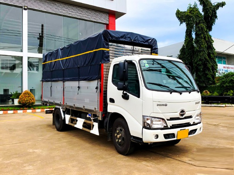 Báo giá Hino XZU 720l thùng mui bạt