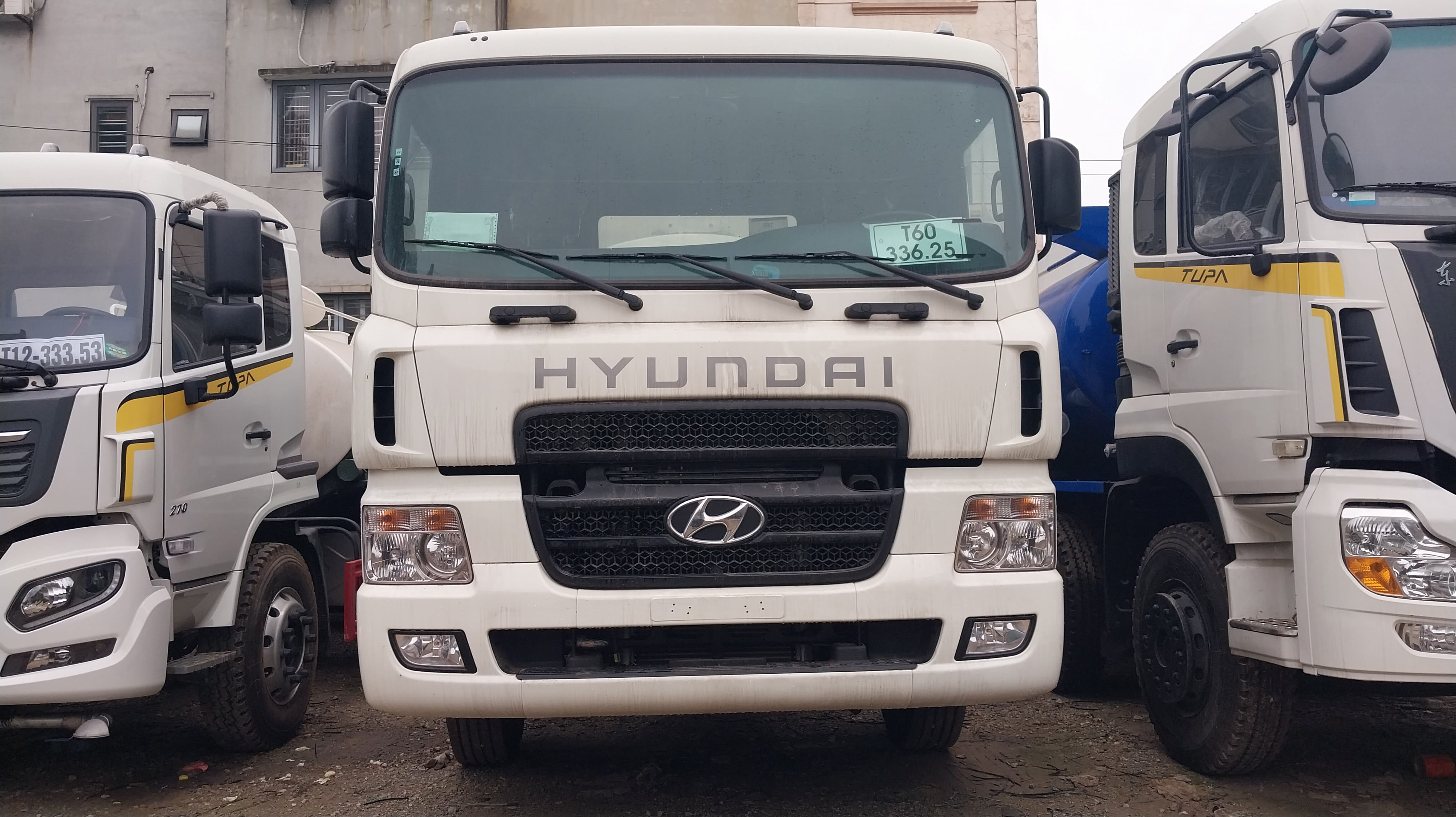 Hyundai HD320 gắn cẩu Kanglim 8 tấn