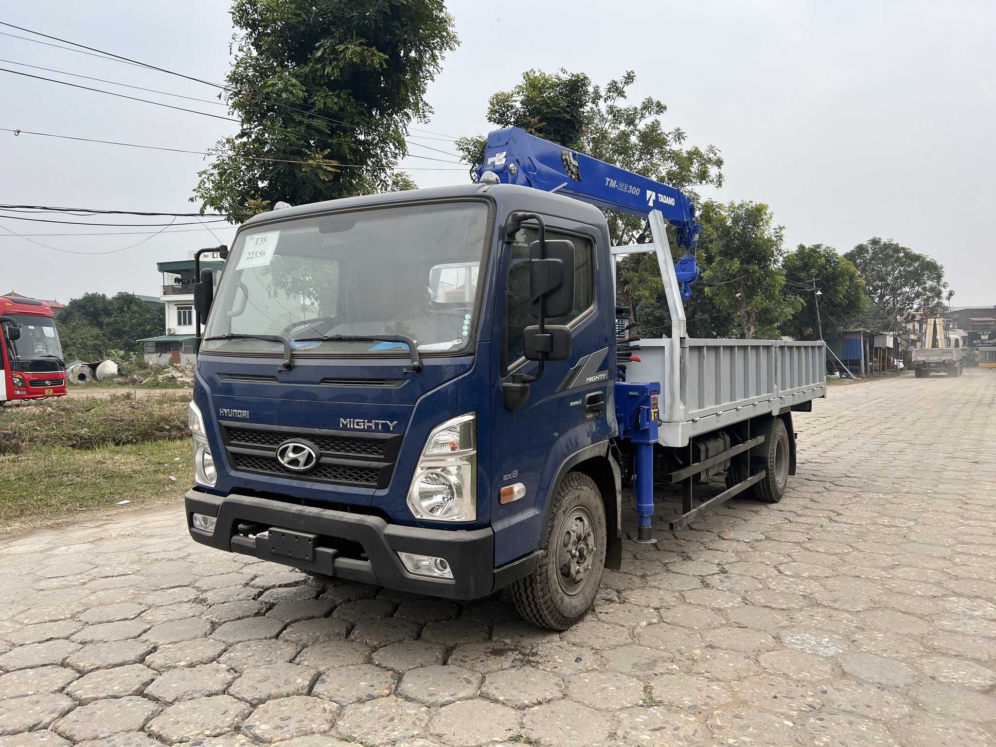 Đánh giá xe Hyundai gắn cẩu Tadano 3 tấn