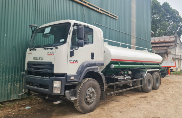 Isuzu Xe phun nước rửa đường 14 khối