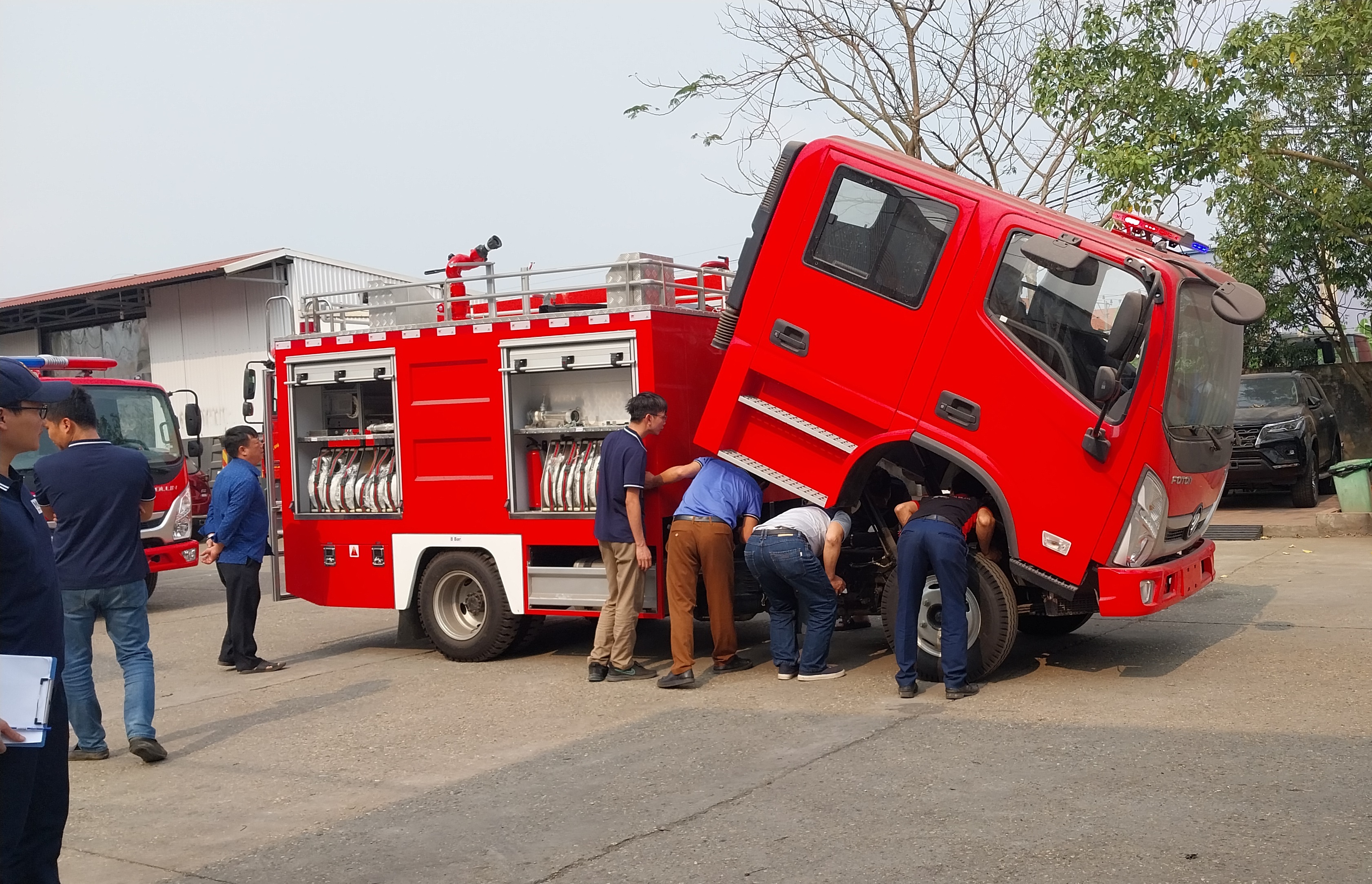 Xe chữa cháy ISUZU 1000 lít nước 100 lít bọt 