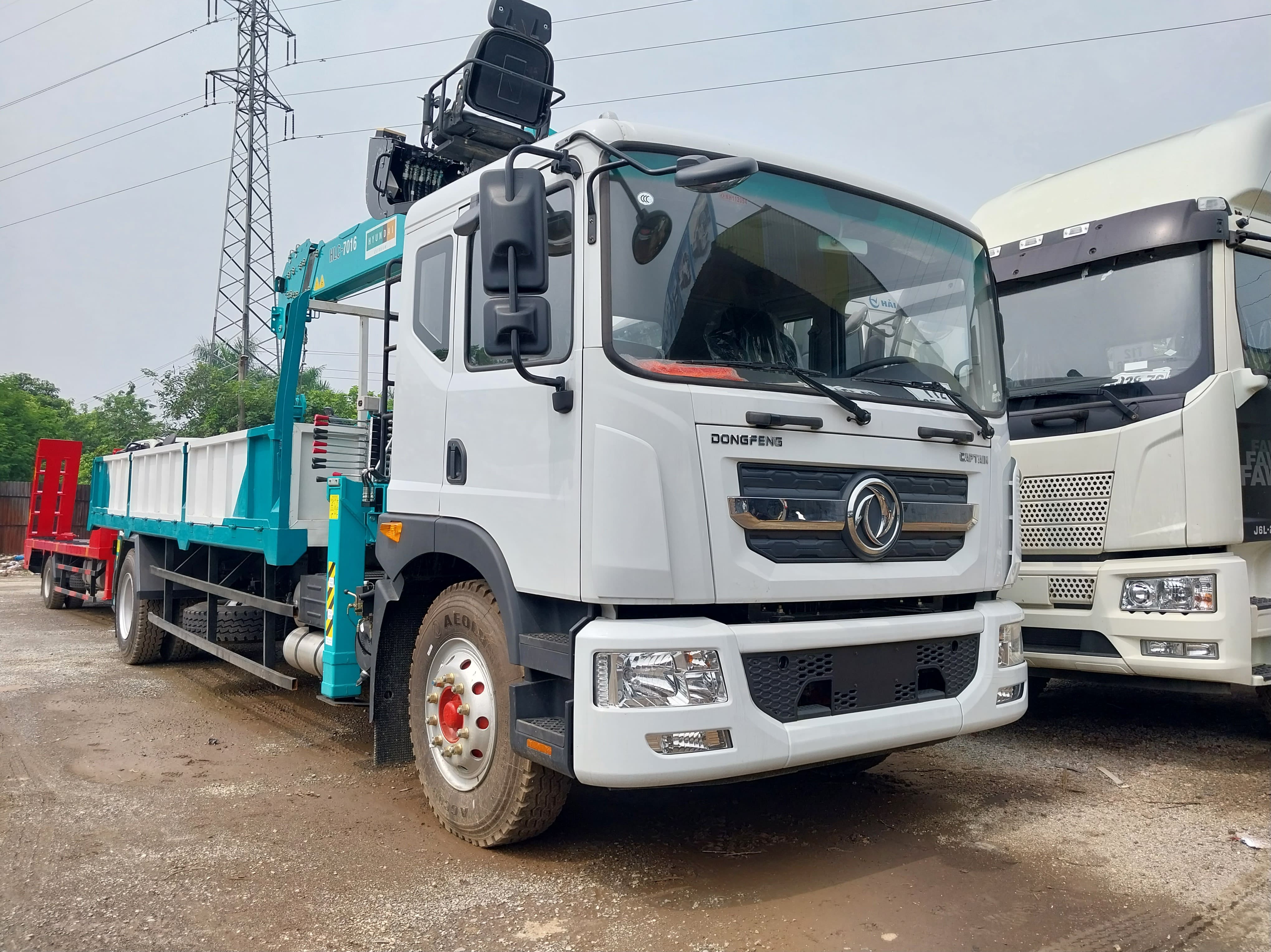 Xe Dongfeng D11 Gắn Cẩu Hyundai 7 Tấn