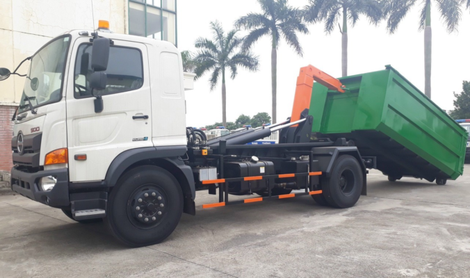 Xe Hino FG Thùng Chở Rác Rời 14 Khối Giải Pháp Vệ Sinh Môi Trường Hiệu Quả