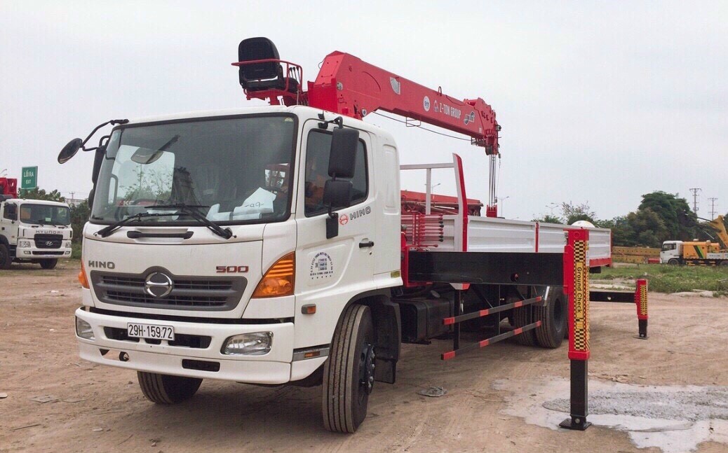 Xe tải HINO FL gắn cẩu ATOM 7 tấn