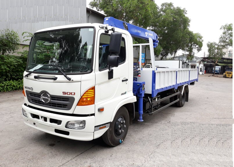 Xe tải Hino HINO FC9JLTC gắn cẩu Tadano 3 tấn