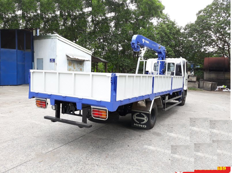 Xe tải Hino HINO FC9JLTC gắn cẩu Tadano 3 tấn