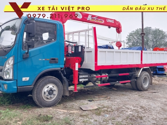 Xe tải Ollin S720 gắn cẩu Unic 3 tấn 5 đốt