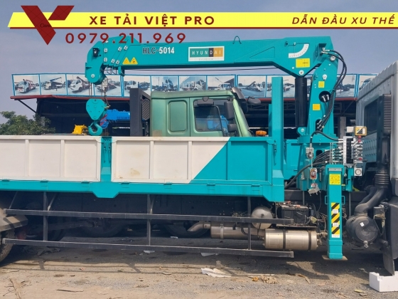 Donfeng D11 gắn cẩu Hyundai 5 tấn giá tốt, chất lượng cao