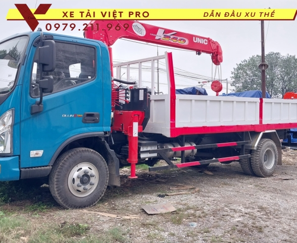 Xe tải Ollin S720 gắn cẩu Unic 3 tấn 5 đốt
