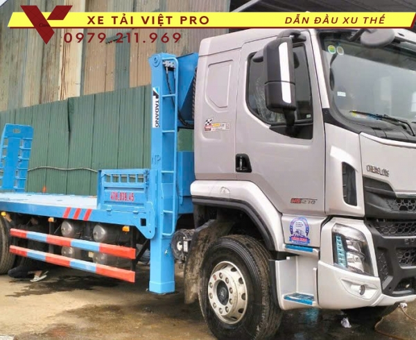 Đánh giá Xe tải Chenglong H5 (3 chân) nâng đầu chở máy công trình