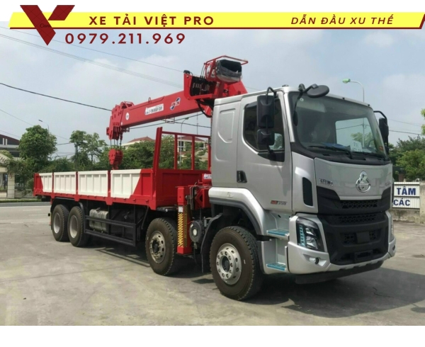 Chenglong gắn cẩu Atom 12 tấn