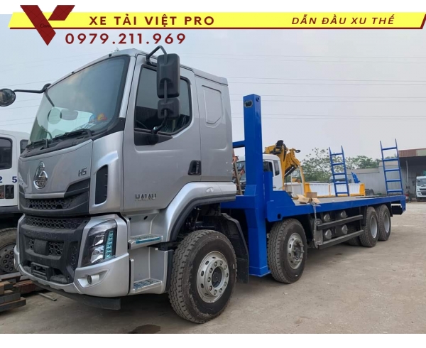 Chenglong 4 chân nâng đầu chở máy công trình