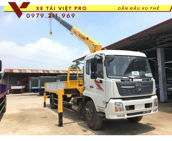 Xe tải Dongfeng 2 chân gắn cẩu Soosan 5 tấn 4 đốt giá mới