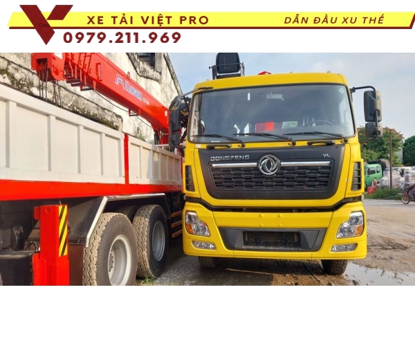 Dongfeng 4 Chân Gắn Cẩu 12 Tấn