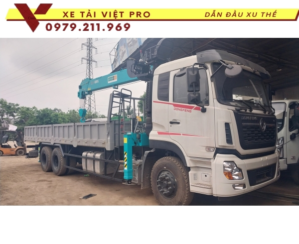 Dongfeng 3 chân gắn cẩu Hyundai 8 tấn