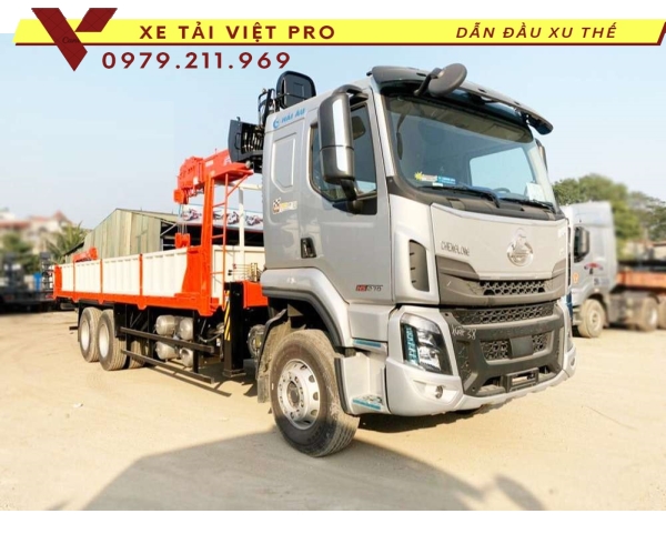 Xe Chenglong 3 chân gắn cẩu Kanglim 5 tấn