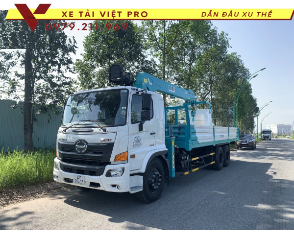 Hino FM gắn cẩu Hyundai 8 tấn