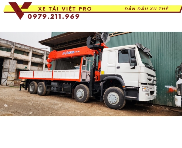 Howo 4 chân gắn cẩu Kanglim 15 tấn giá bao nhiêu?