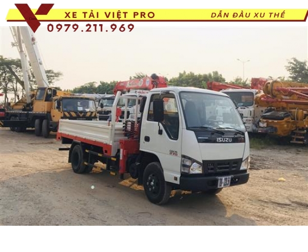 Xe ISUZU gắn cẩu Unic 3 tấn