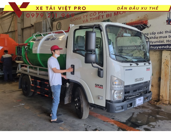 ISUZU Xe hút chất thải 4 khối