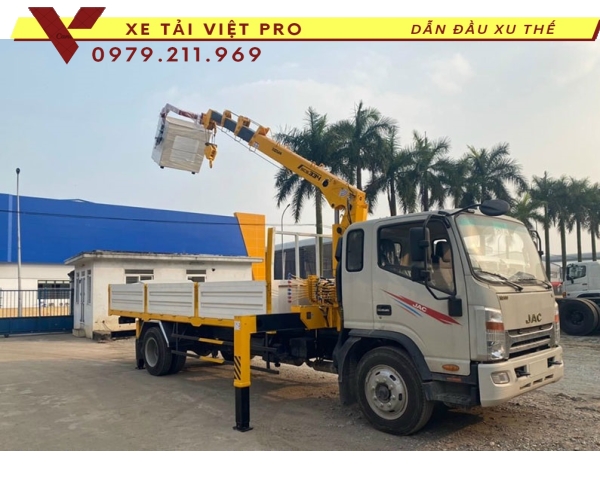 JAC N900S.PLUS gắn cẩu soosan 3 tấn 4 đốt