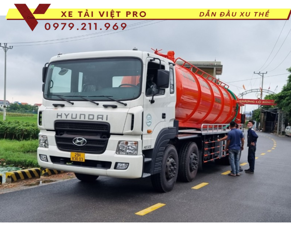 HYUNDAI Xe hút chất thải 22 khối