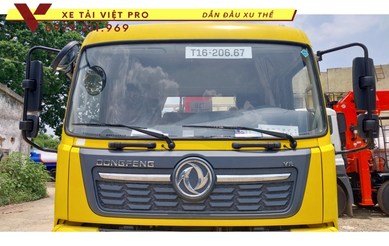 Xe tải Dongfeng B180 gắn cẩu Unic 5 tấn