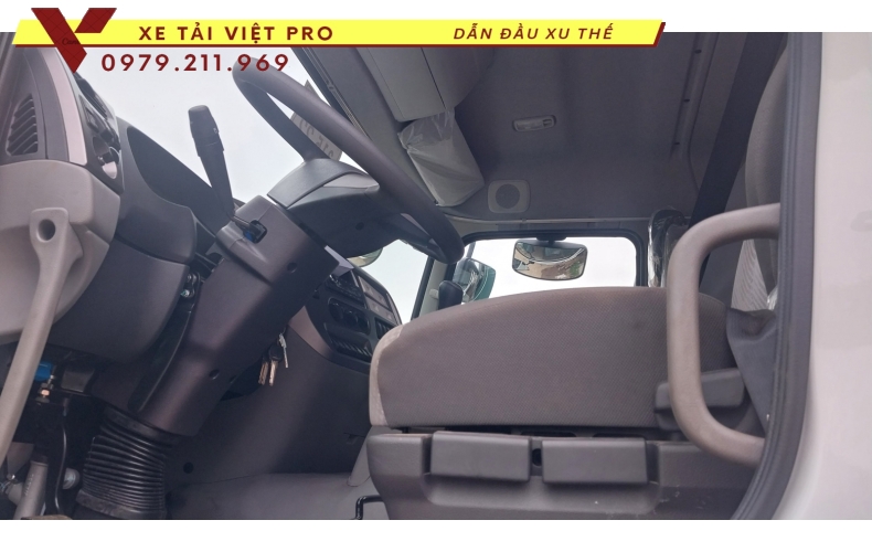 Xe tải UD trucks 4 chân gắn cẩu Kanglim 15 tấn