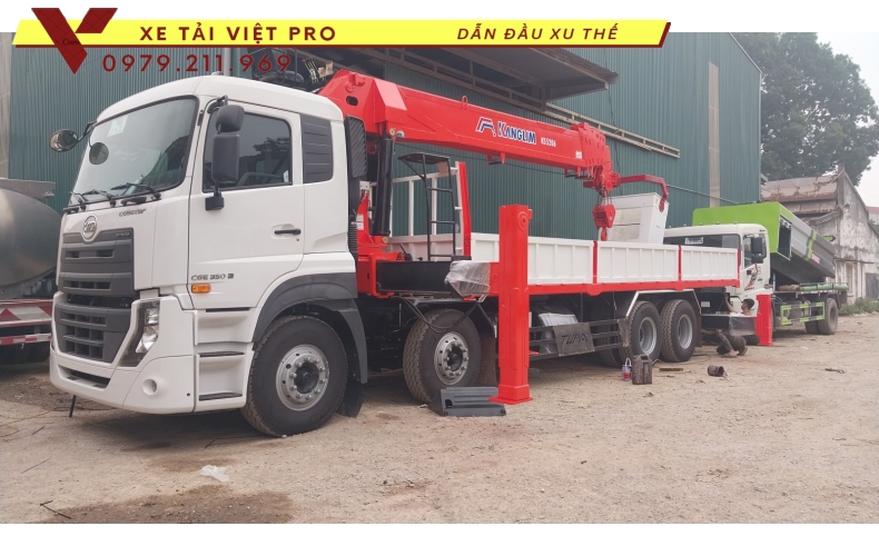 Xe tải UD trucks 4 chân gắn cẩu Kanglim 15 tấn