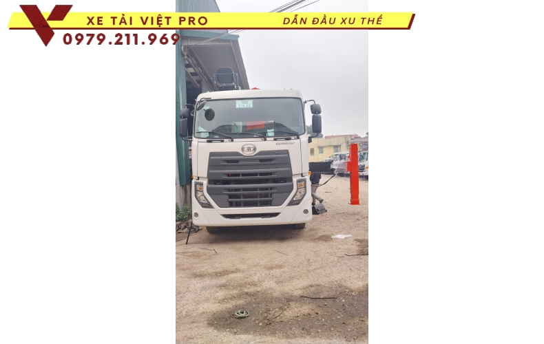 Xe tải UD trucks 4 chân gắn cẩu Kanglim 15 tấn