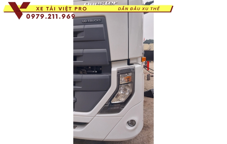 Xe tải UD trucks 4 chân gắn cẩu Kanglim 15 tấn