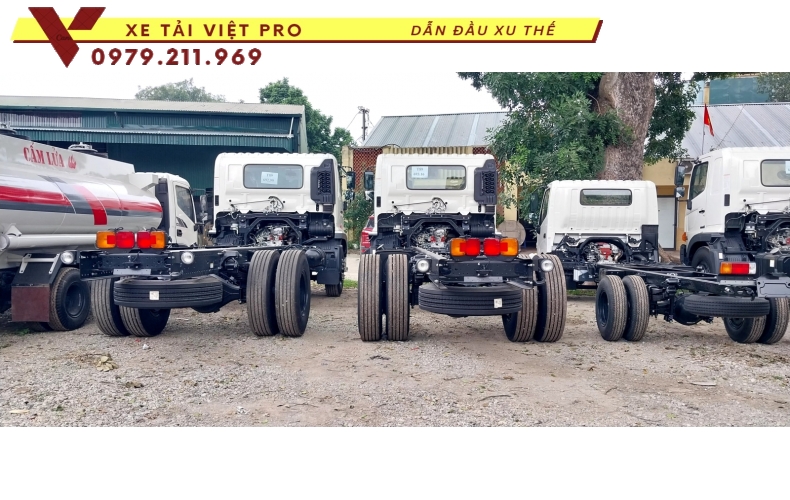 Xe tải Hino FL gắn cẩu Kanglim 5 tấn