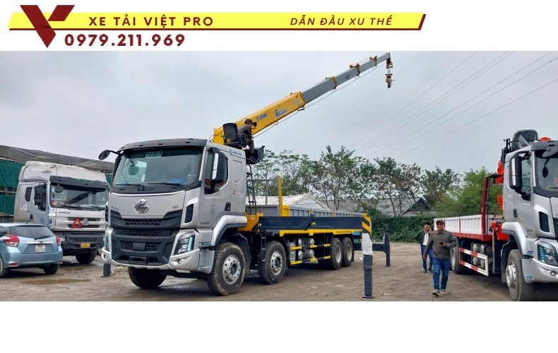 Chenglong 4 chân gắn cẩu XCMG 16 tấn