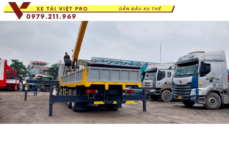 Xe tải Chenglong 4c gắn cẩu XCMG 14 tấn mạnh mẽ, tiết kiệm trong vận tải